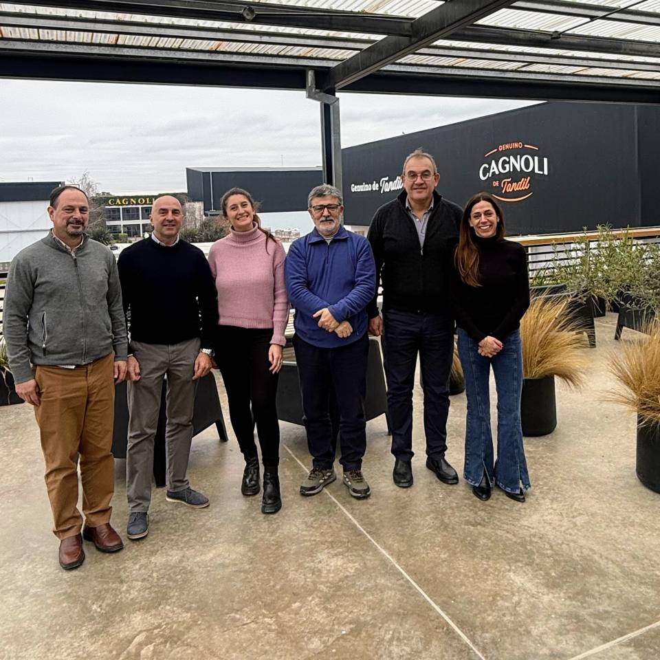 Visita institucional a Cagnoli S.A. en el marco del fortalecimiento de la vinculación